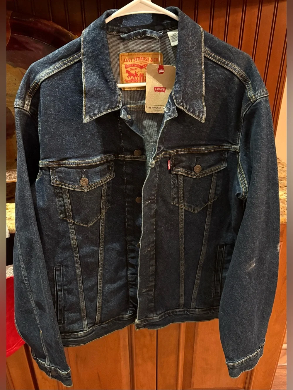 Levi's Trucker me’s Jacket. Sharp Large dark blue. Standard Fit. New with tags